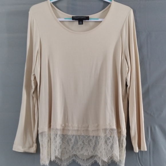 colleen lopez Tops - Colleen Lopez lace hem top